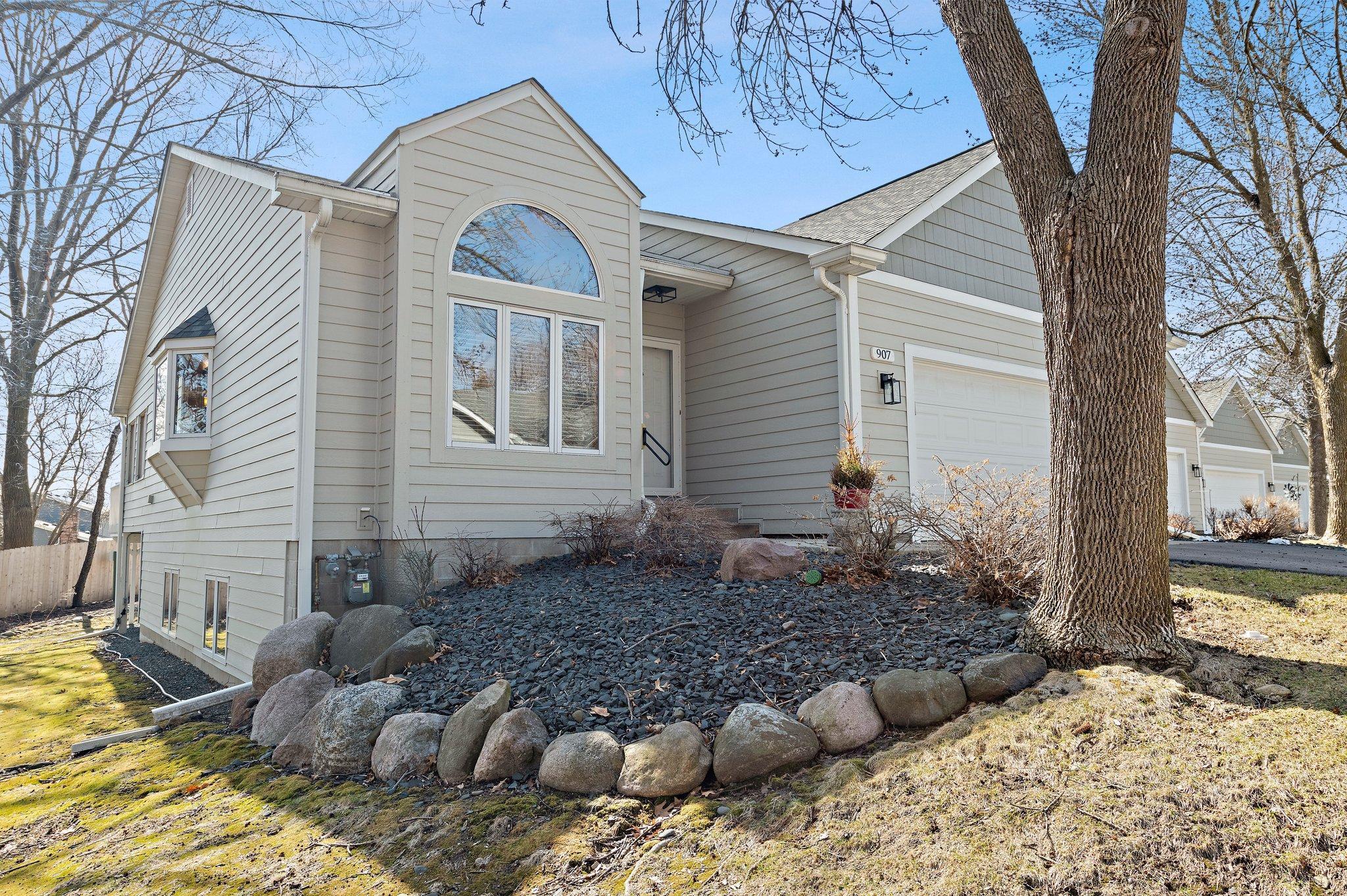 907 Southcross Drive, Burnsville, Minnesota image 45
