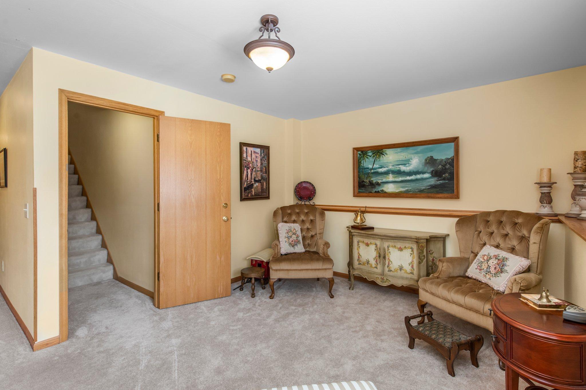 907 Southcross Drive, Burnsville, Minnesota image 28