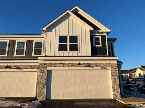 Townhouse For Sale - 17970 Genoa Drive<br/> Lakeville, MN 55044