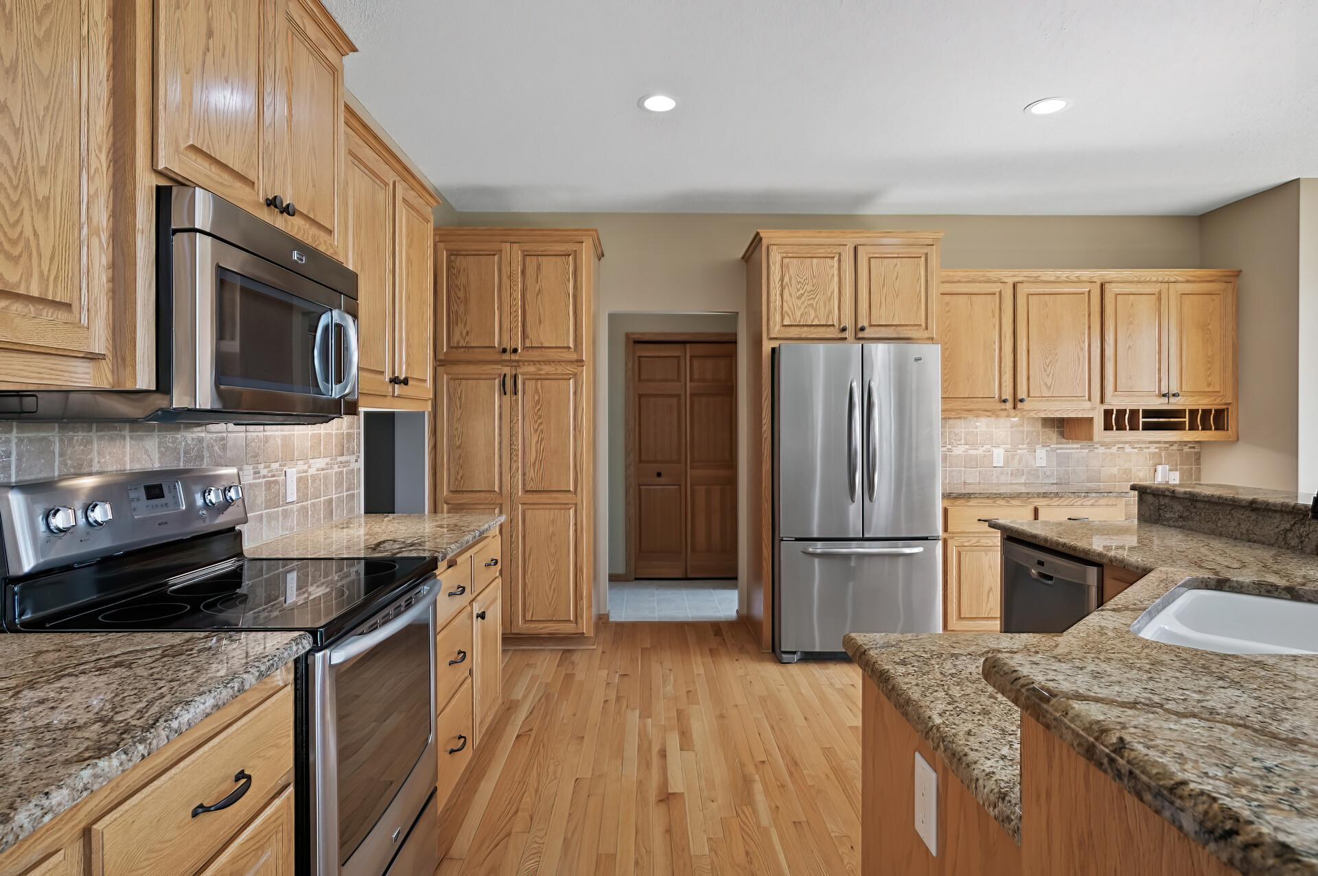 20632 Hazelwood Trail, Lakeville, Minnesota image 15