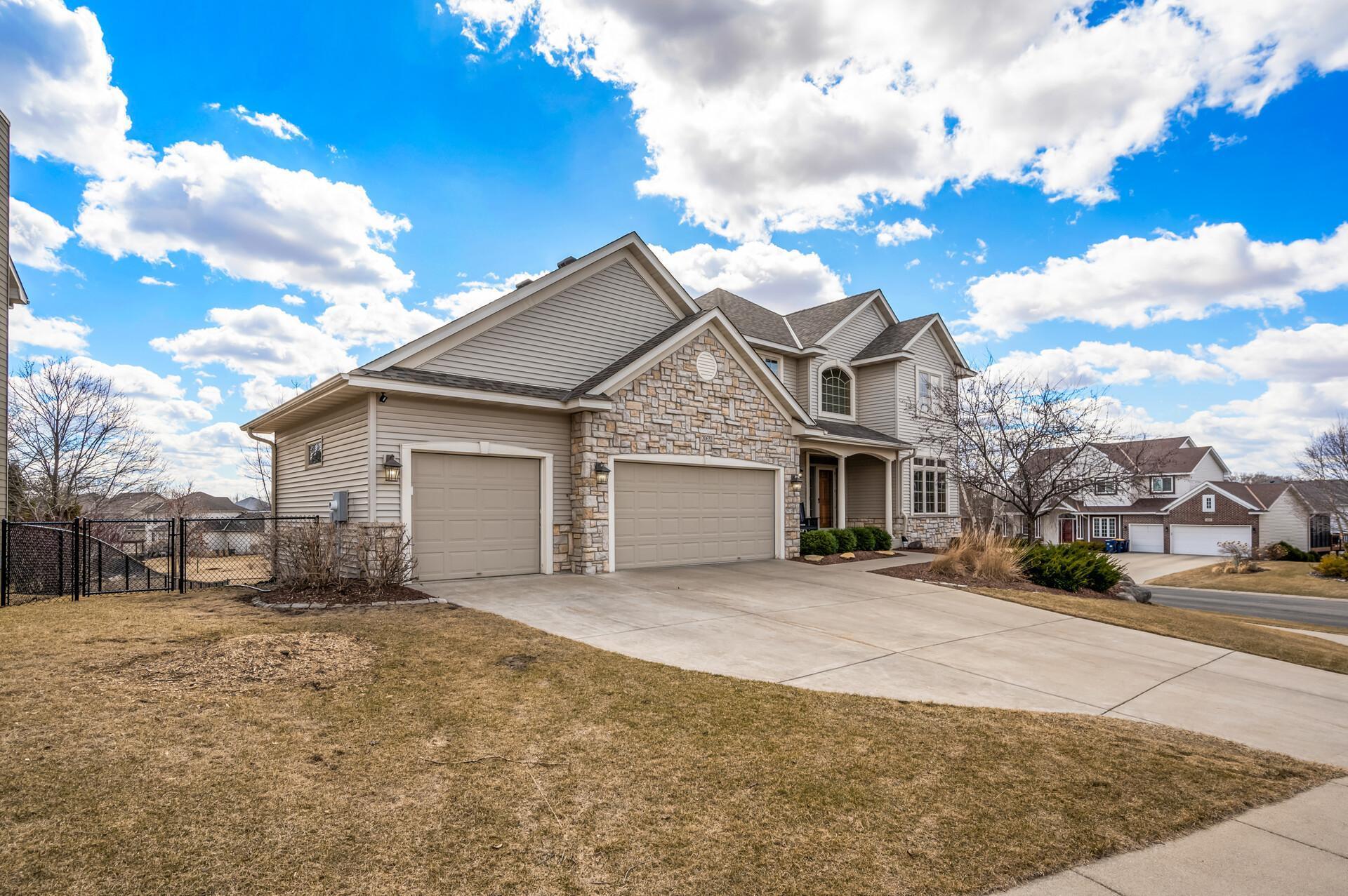 20632 Hazelwood Trail, Lakeville, Minnesota image 4