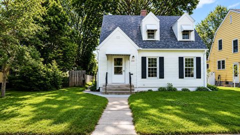 Homes For Sale - 221 9th Avenue<br/> Hopkins, MN 55343