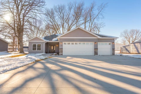 Homes For Sale - 2702 Park Avenue<br/> Faribault, MN 55021