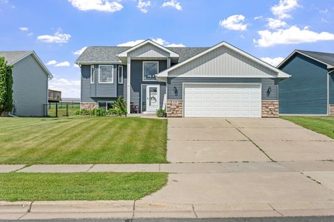 Homes For Sale - 816 Cologne Lane<br/> Waverly, MN 55390