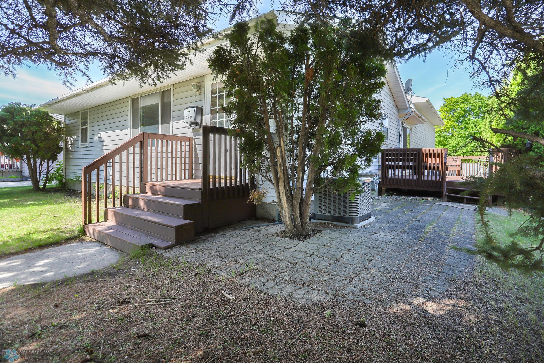 Moorhead, Minnesota 56560, United States, 4 Bedrooms Bedrooms, ,3 BathroomsBathrooms,Residential,Active,94341