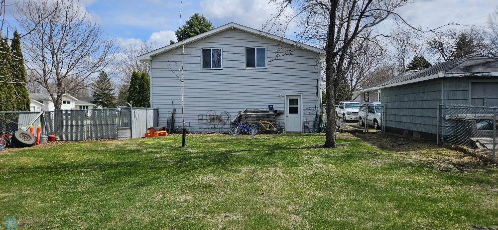 Moorhead, Minnesota 56560, United States, 4 Bedrooms Bedrooms, ,3 BathroomsBathrooms,Residential,Active,94341