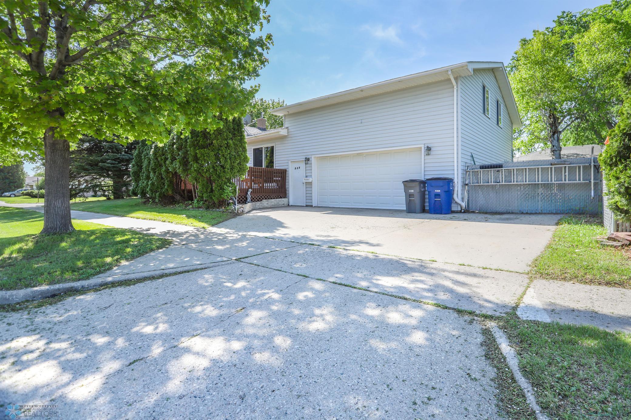 Moorhead, Minnesota 56560, United States, 4 Bedrooms Bedrooms, ,3 BathroomsBathrooms,Residential,Active,94341