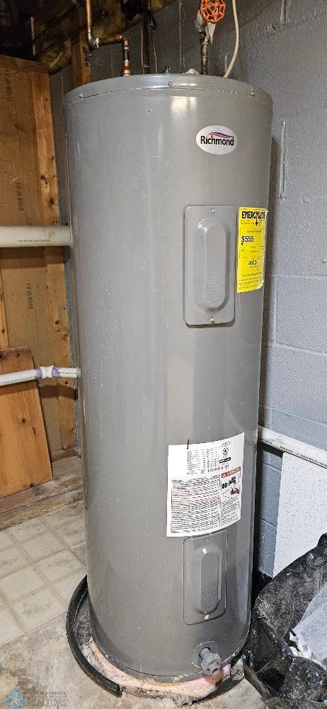 Moorhead, Minnesota 56560, United States, 4 Bedrooms Bedrooms, ,3 BathroomsBathrooms,Residential,Active,94341