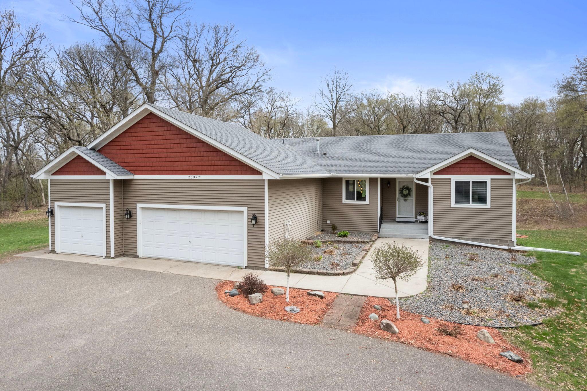 25377 Eureka Avenue, Wyoming, Minnesota image 1