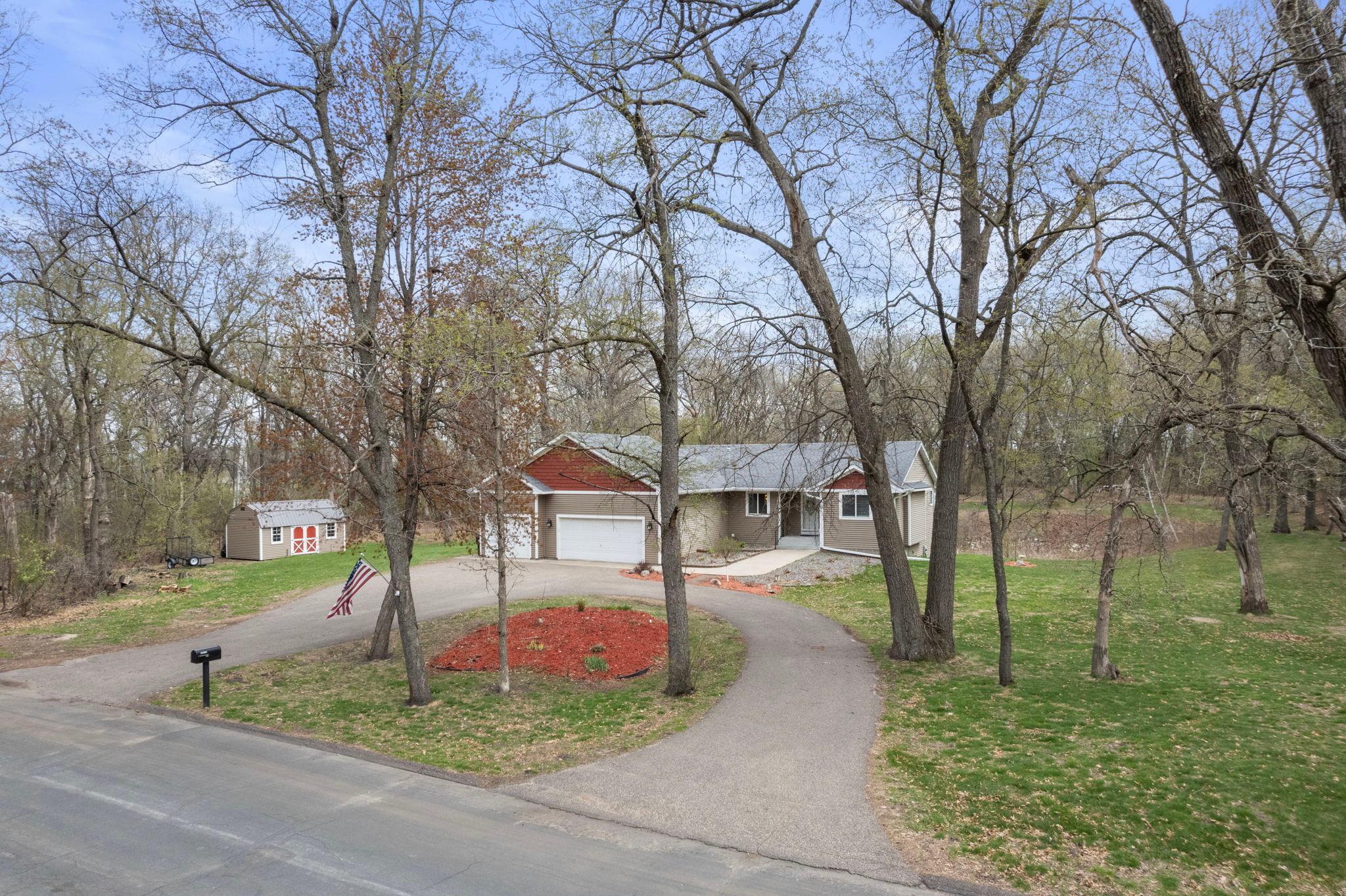 25377 Eureka Avenue, Wyoming, Minnesota image 2