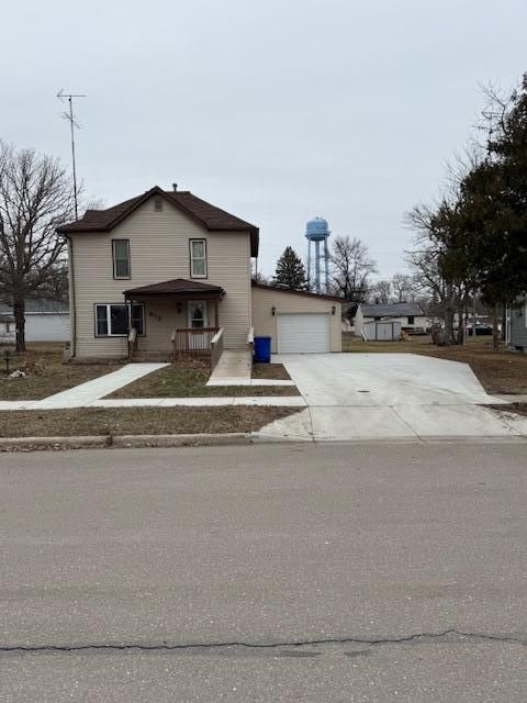 Homes For Sale - 812 11th Avenue<br/> Yellow Medicine County, Clarkfield, MN 56223