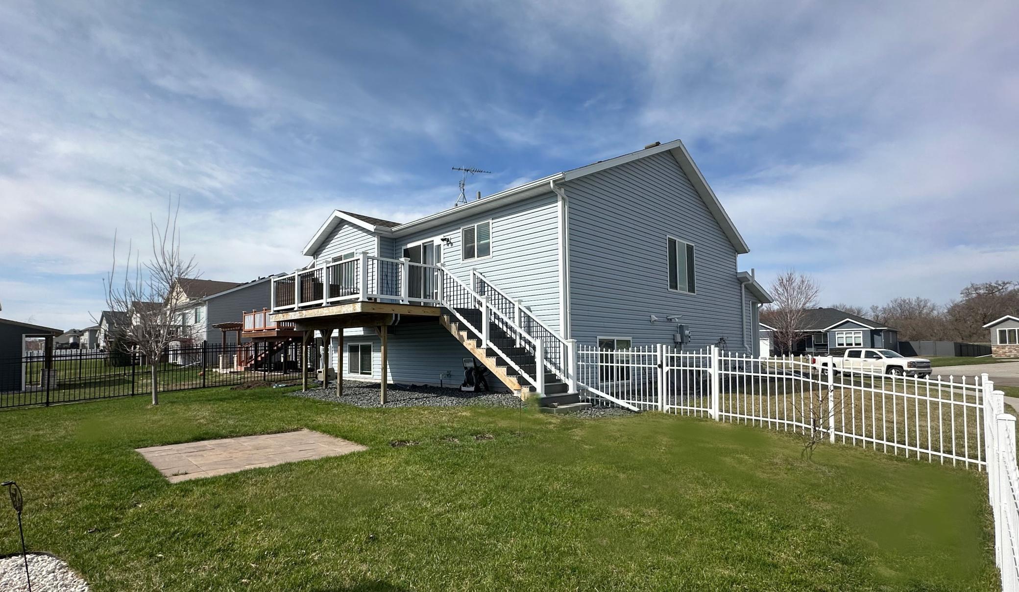 1377 Goldenwood Drive, West Fargo, North Dakota image 3