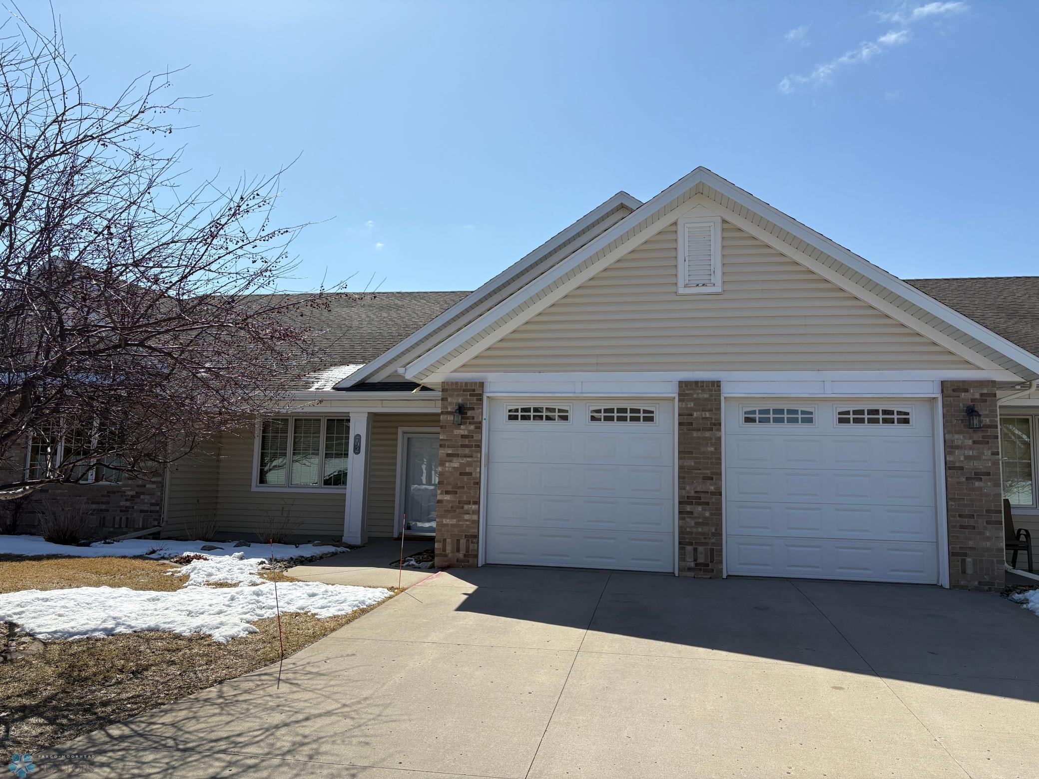 792 Villa Park Way, West Fargo, North Dakota image 1