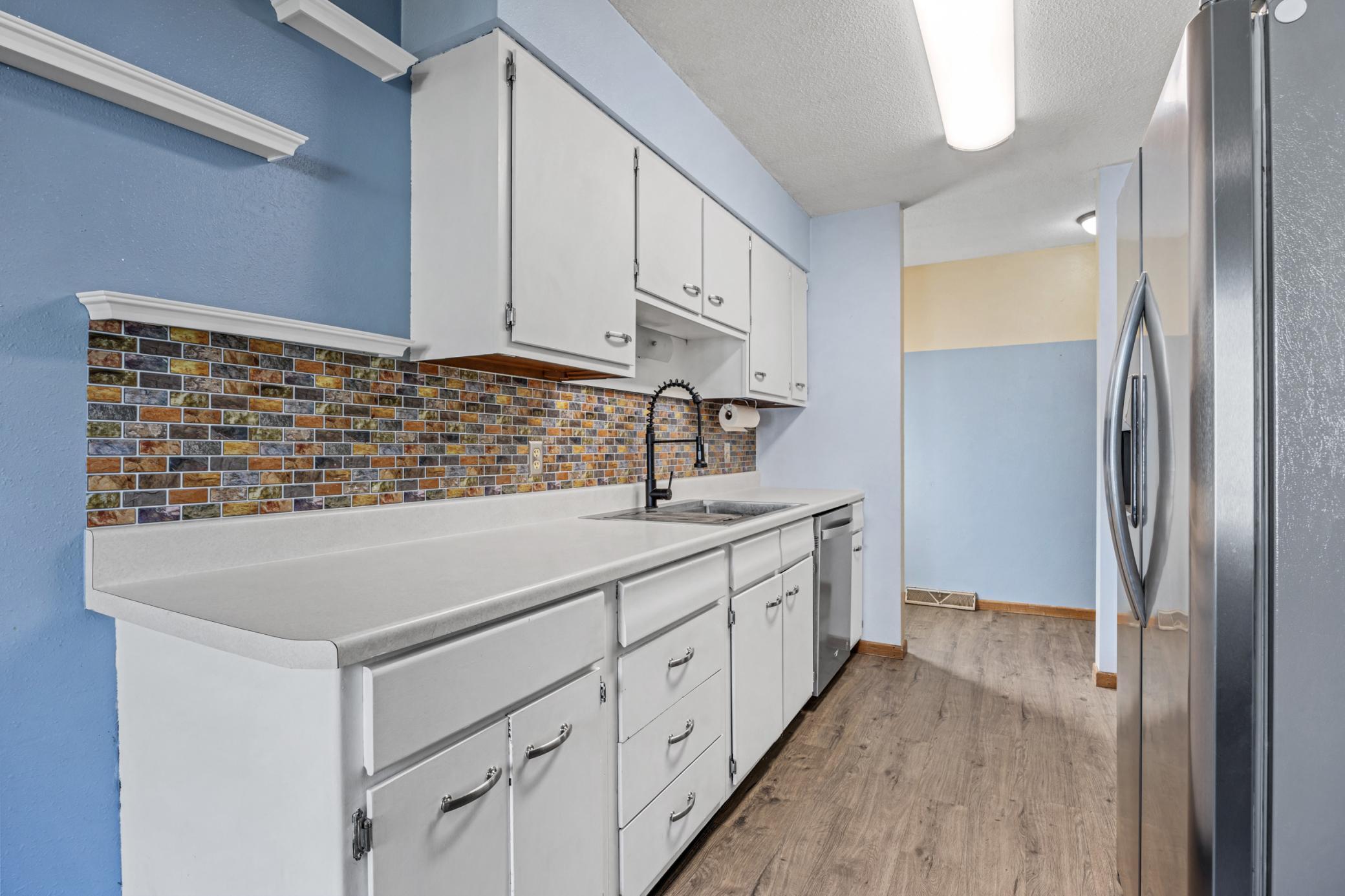 Fargo, North Dakota 58103, United States, 3 Bedrooms Bedrooms, ,2 BathroomsBathrooms,Residential,Active,222059