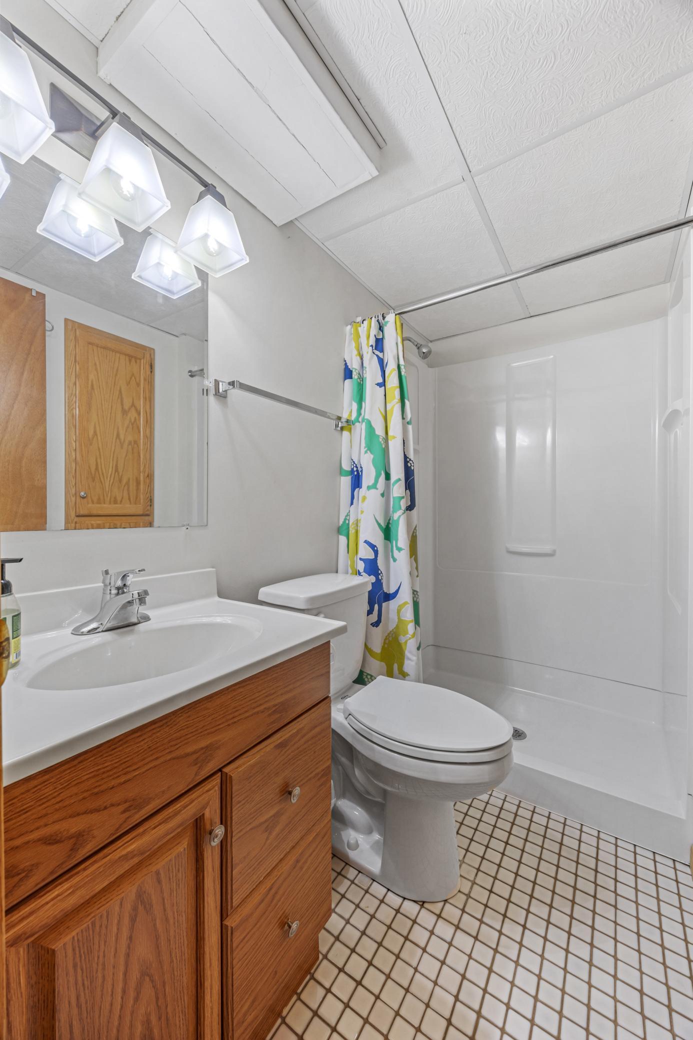 Fargo, North Dakota 58103, United States, 3 Bedrooms Bedrooms, ,2 BathroomsBathrooms,Residential,Active,222059