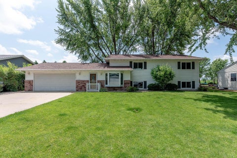 Homes For Sale - 211 Holly Lane<br/> Janesville, MN 56048