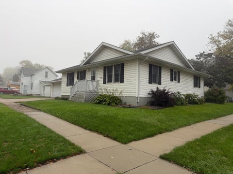 Homes For Sale - 113 W 6th Street<br/> Adrian, MN 56110