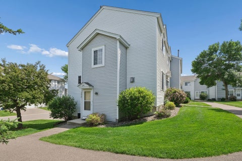 Townhouse For Sale - 9062 Terra Verde Trail<br/> Eden Prairie, MN 55347