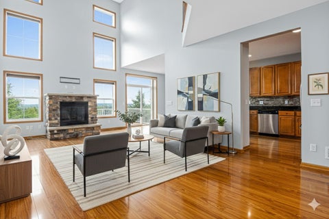 Townhouse For Sale - 10174 Indigo Drive<br/> Hennepin County, Eden Prairie, MN 55347