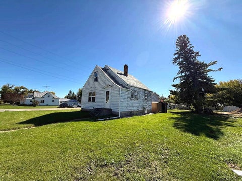 Homes For Sale - 221 Minnesota Avenue<br/> Sebeka, MN 56477