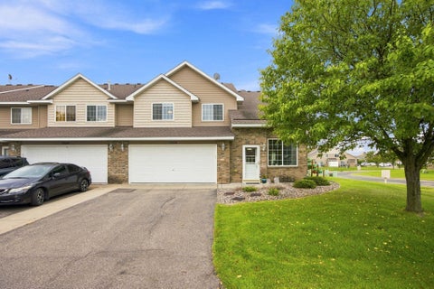 Townhouse For Sale - 17530 Gillette Way<br/> Lakeville, MN 55044