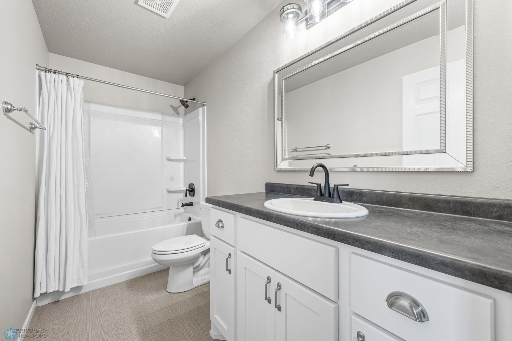 2105 11th Street, West Fargo, North Dakota image 17