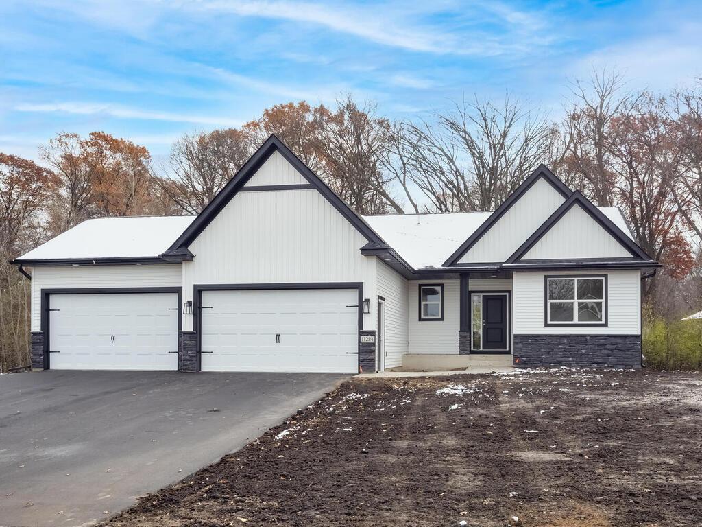 967 206th Avenue, Oak Grove, Minnesota image 1