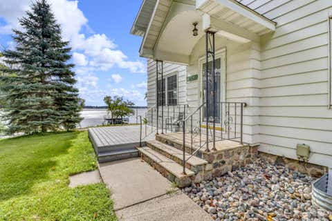 Townhouse For Sale - 1104 W Lake Drive<br/> Becker County, Detroit Lakes, MN 56501
