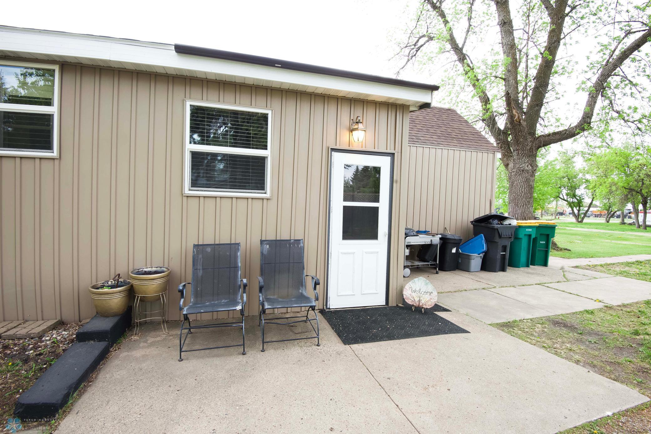 215 1st Street, Hillsboro, North Dakota image 27