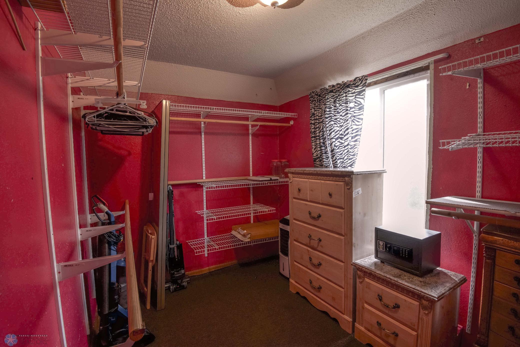 215 1st Street, Hillsboro, North Dakota image 11
