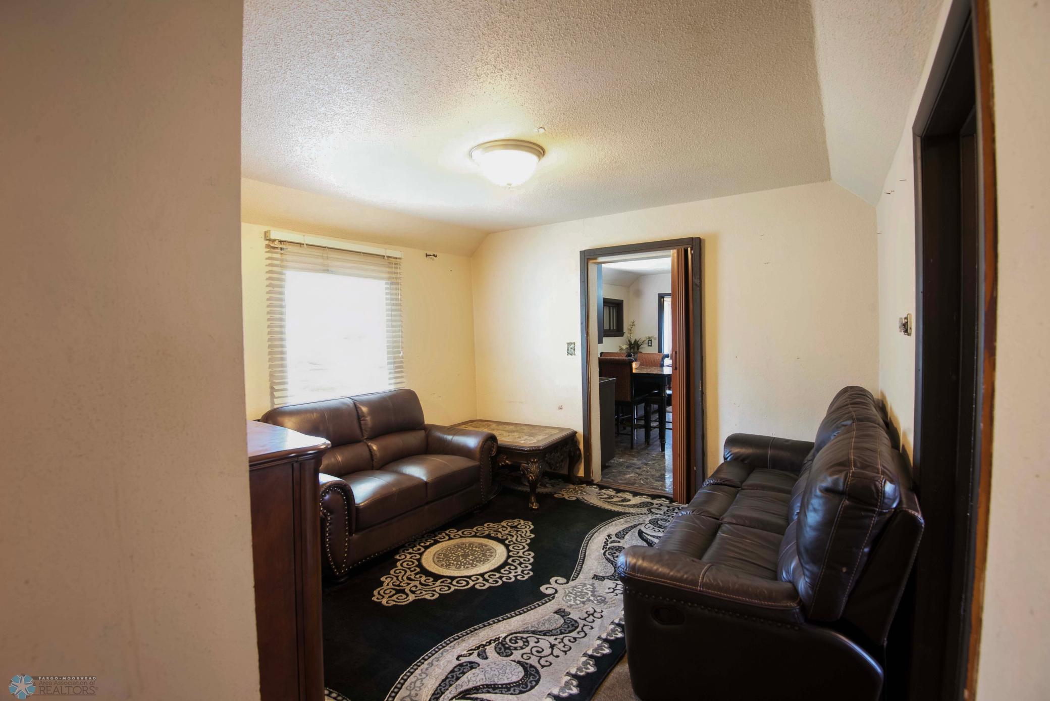 215 1st Street, Hillsboro, North Dakota image 12