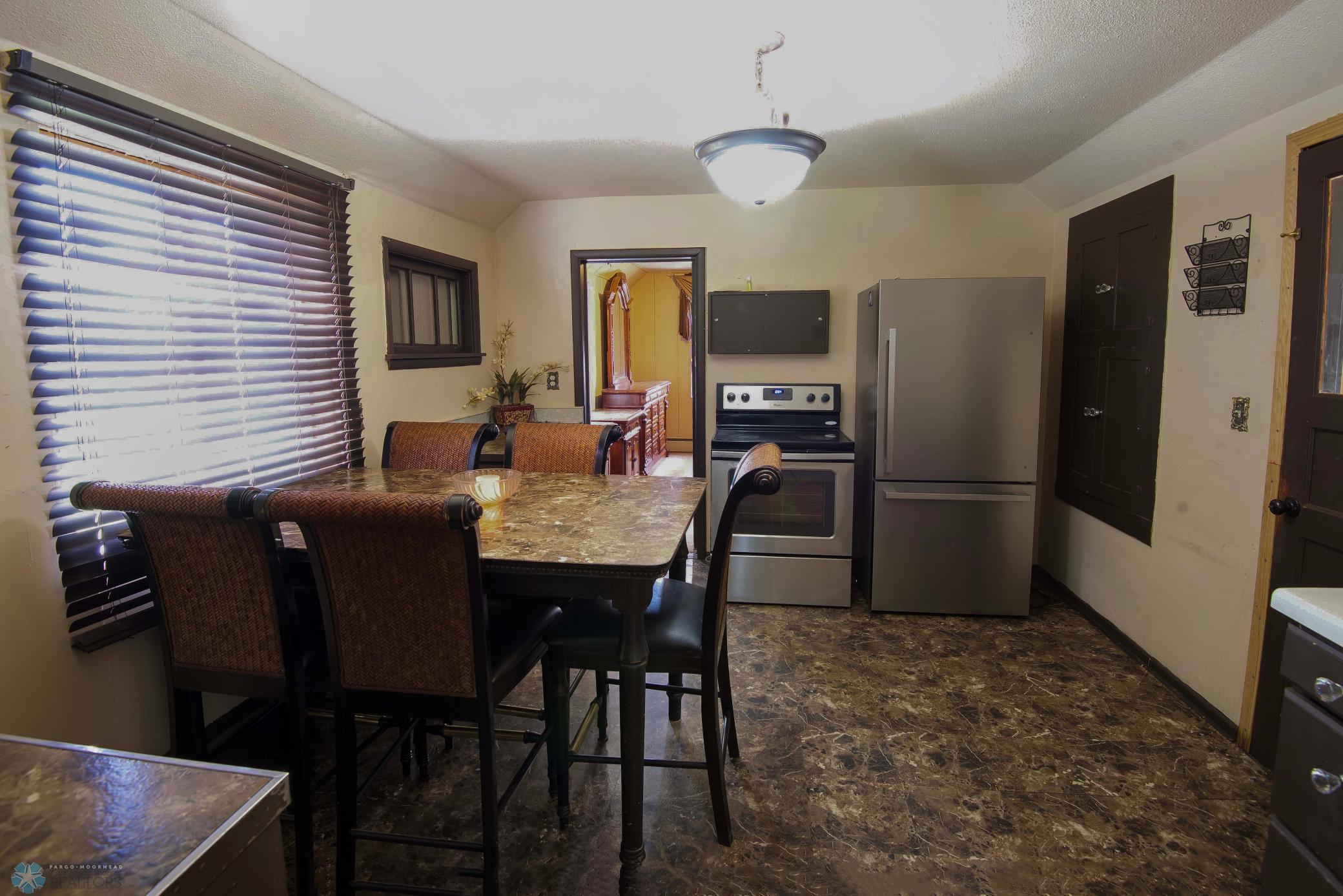 215 1st Street, Hillsboro, North Dakota image 14