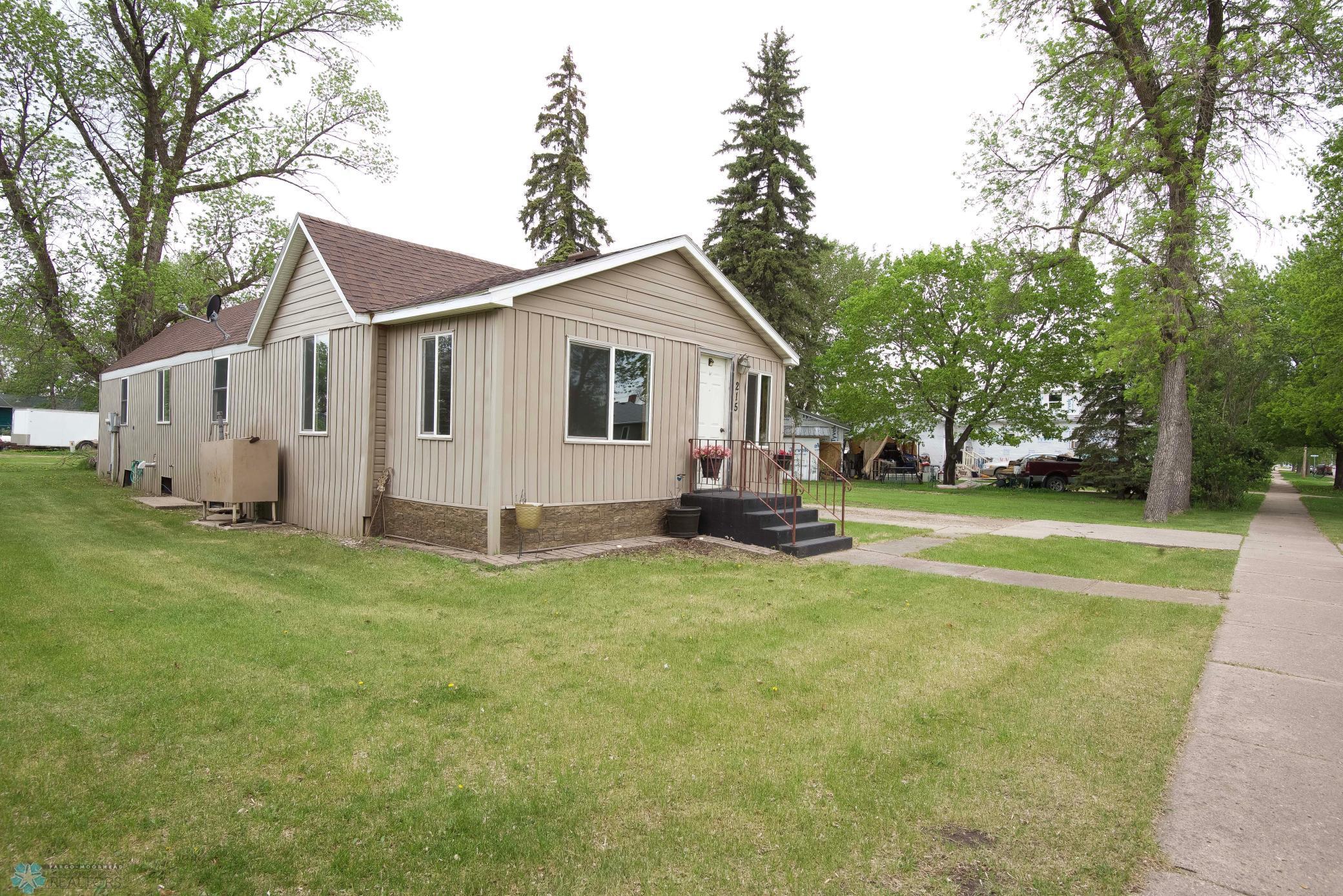 215 1st Street, Hillsboro, North Dakota image 3