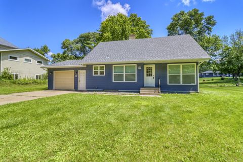 Homes For Sale - 607 Maplewood Drive<br/> Pelican Rapids, MN 56572