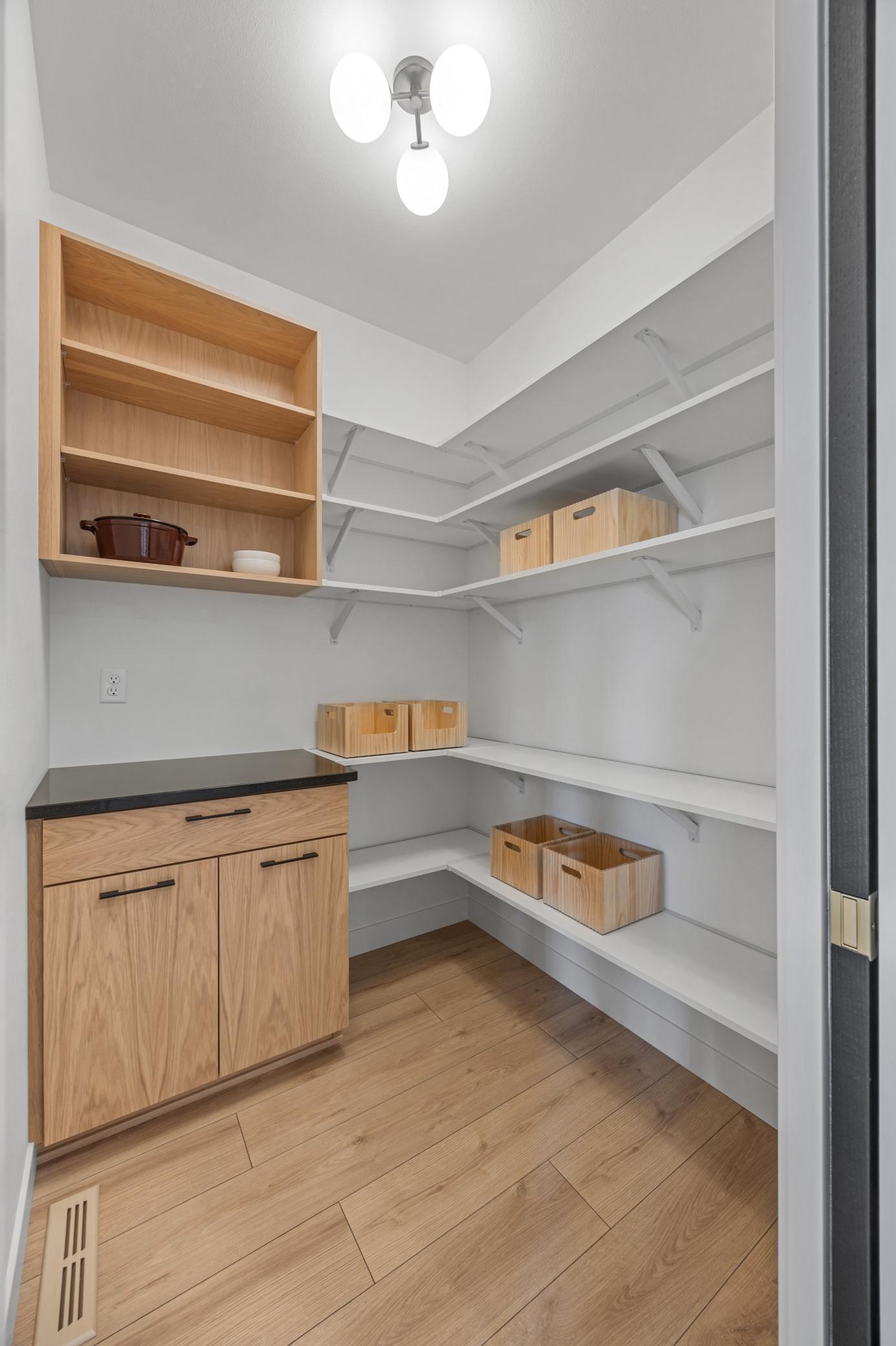 Horace, North Dakota 58047, United States, 5 Bedrooms Bedrooms, ,4 BathroomsBathrooms,Residential,Active,231296