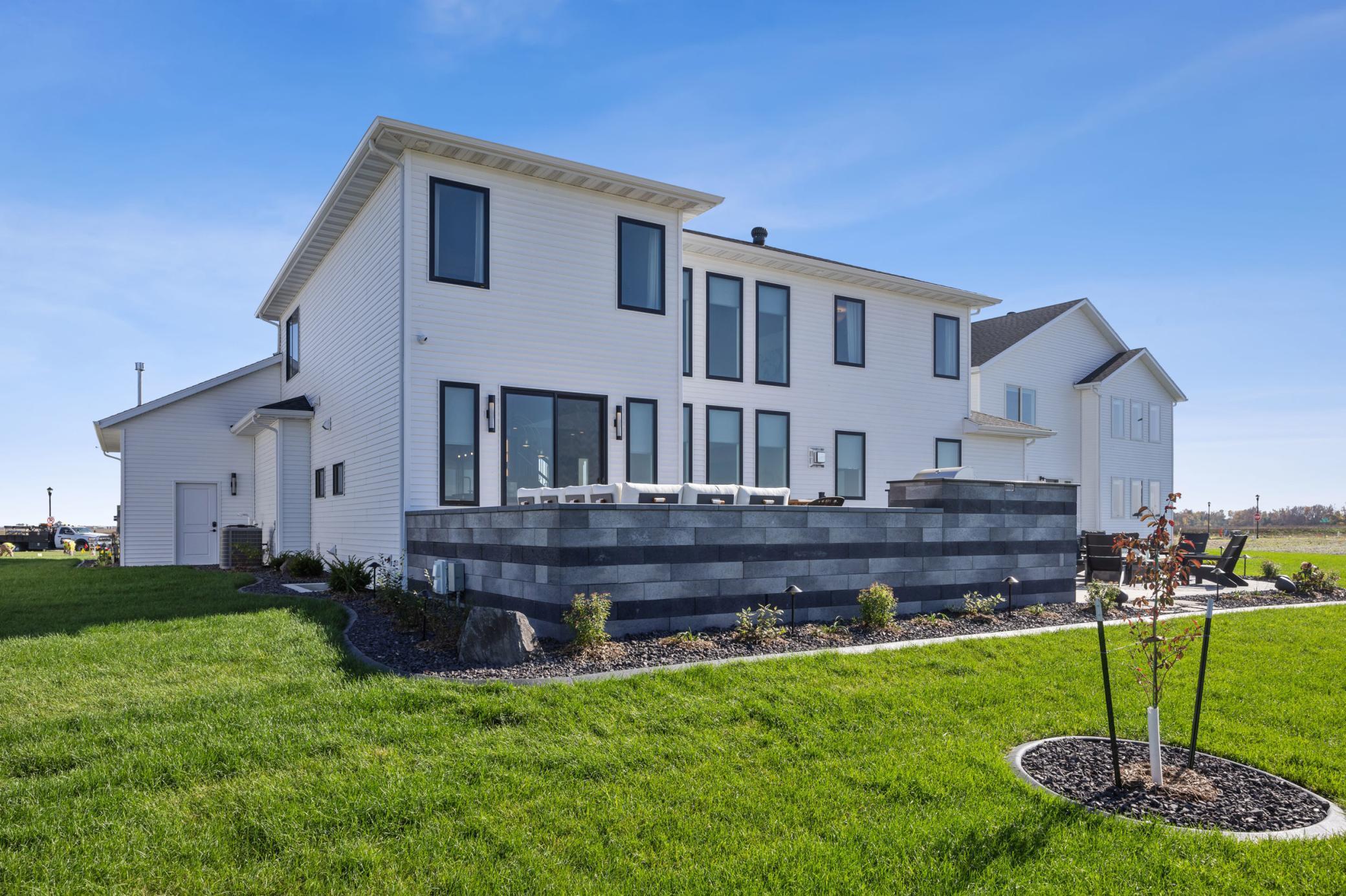 Horace, North Dakota 58047, United States, 5 Bedrooms Bedrooms, ,4 BathroomsBathrooms,Residential,Active,231296