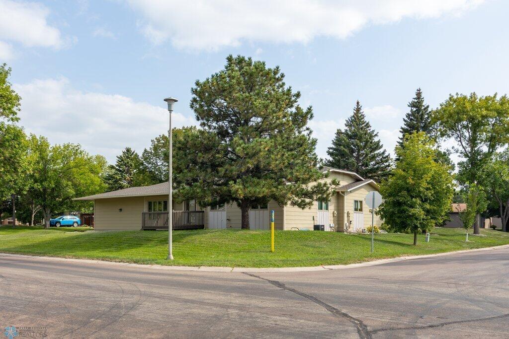 Fargo, North Dakota 58103, United States, 3 Bedrooms Bedrooms, ,2 BathroomsBathrooms,Residential,Pending,61010