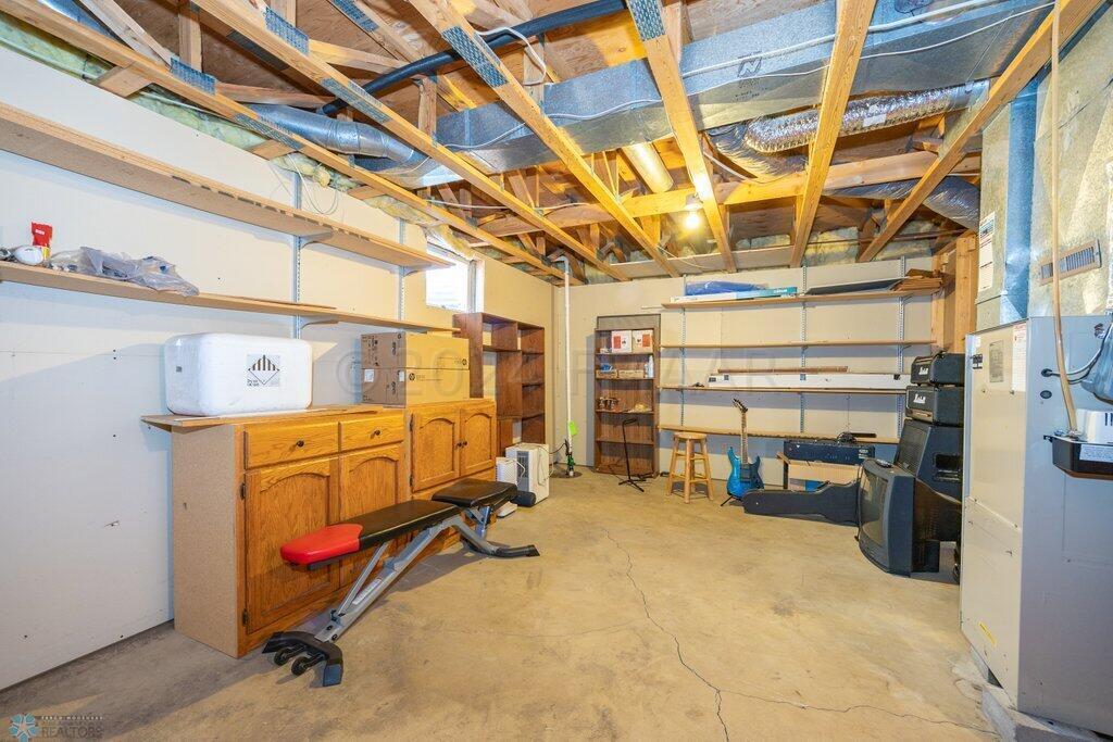 Fargo, North Dakota 58103, United States, 3 Bedrooms Bedrooms, ,2 BathroomsBathrooms,Residential,Pending,61010