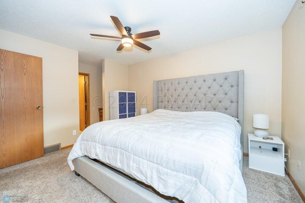 Fargo, North Dakota 58103, United States, 3 Bedrooms Bedrooms, ,2 BathroomsBathrooms,Residential,Pending,61010