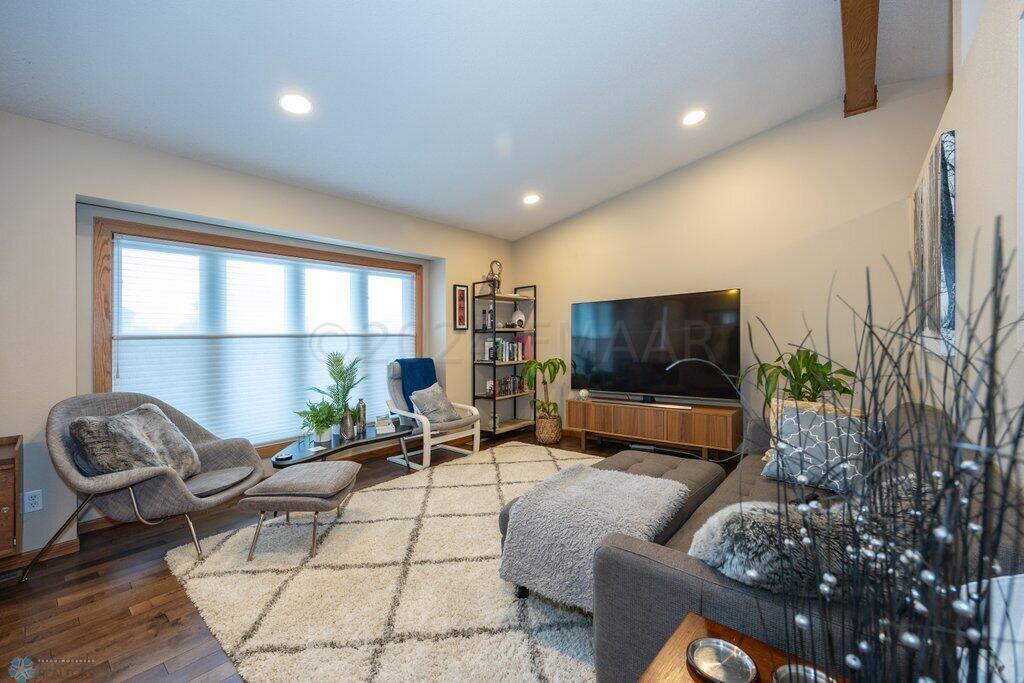 Fargo, North Dakota 58103, United States, 3 Bedrooms Bedrooms, ,2 BathroomsBathrooms,Residential,Pending,61010