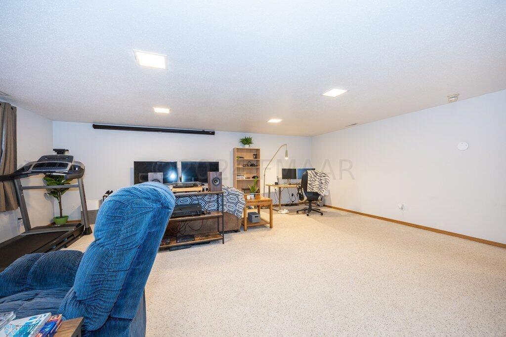 Fargo, North Dakota 58103, United States, 3 Bedrooms Bedrooms, ,2 BathroomsBathrooms,Residential,Pending,61010