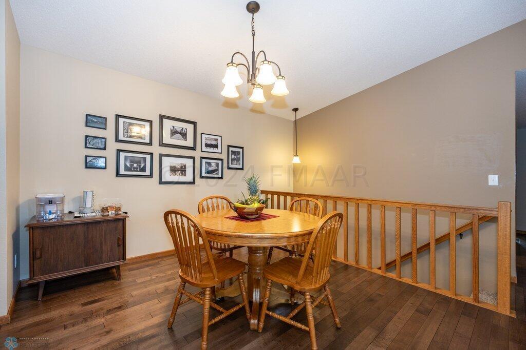 Fargo, North Dakota 58103, United States, 3 Bedrooms Bedrooms, ,2 BathroomsBathrooms,Residential,Pending,61010