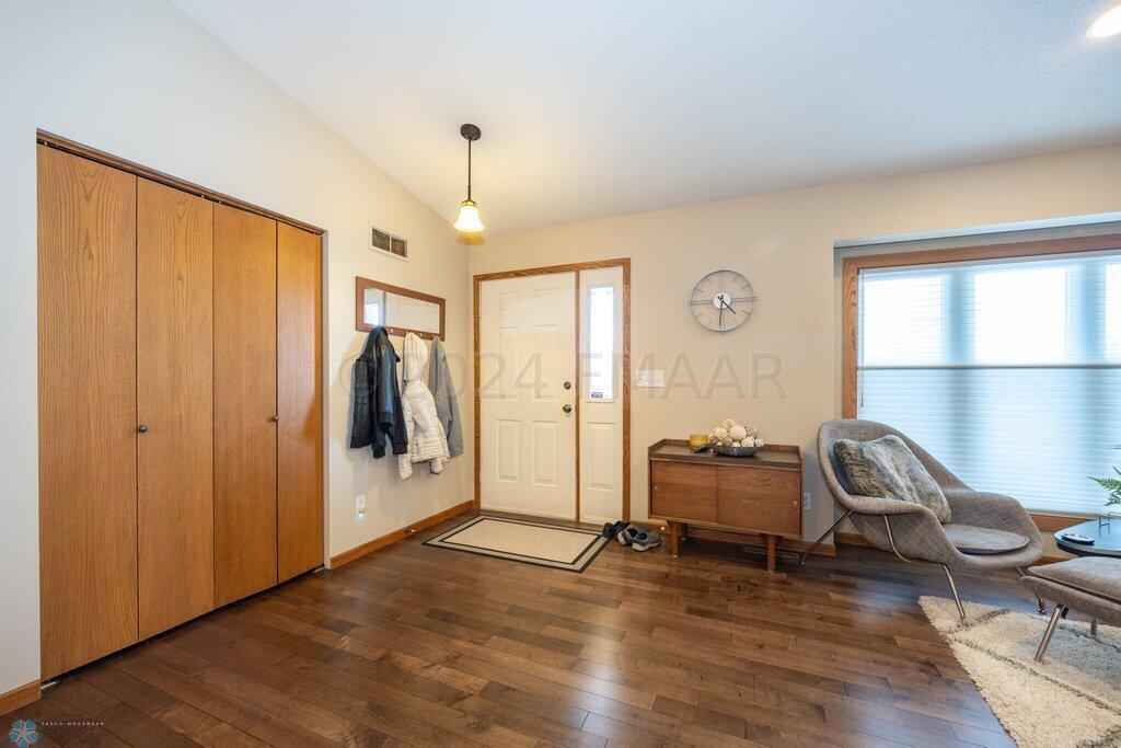 Fargo, North Dakota 58103, United States, 3 Bedrooms Bedrooms, ,2 BathroomsBathrooms,Residential,Pending,61010