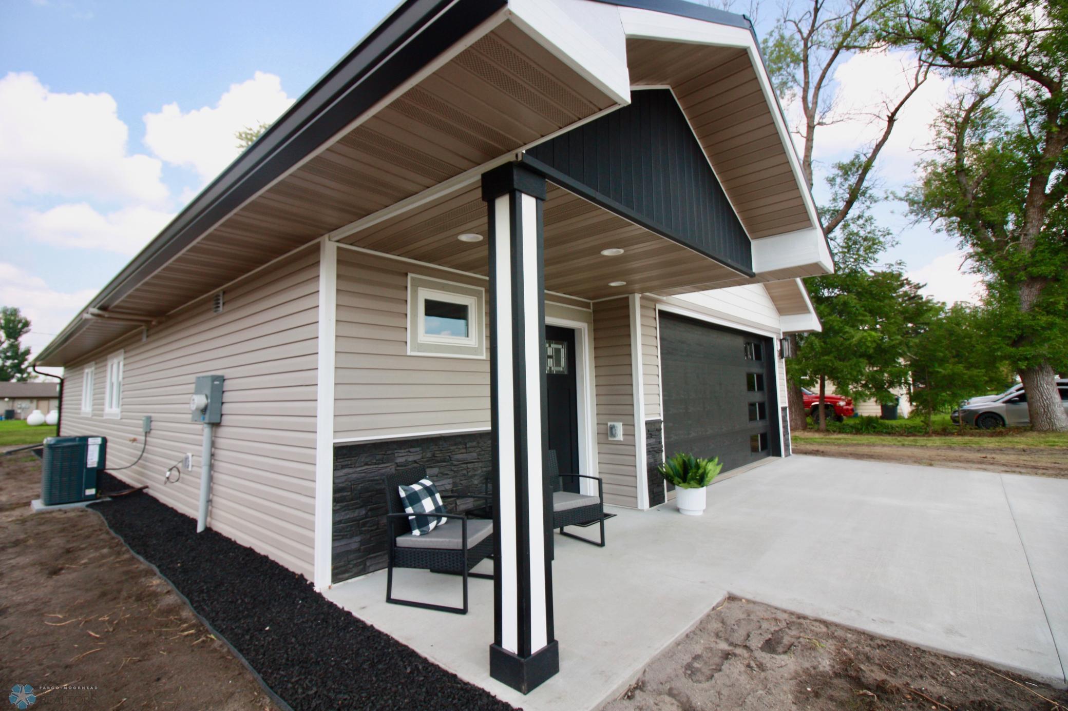 501 1st Street, Hankinson, North Dakota image 2