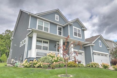 Homes For Sale - 1466 Clover Preserve Lane<br/> Carver County, Chaska, MN 55318