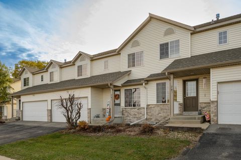 Townhouse For Sale - 741 Baylee Place<br/> Pine Island, MN 55963