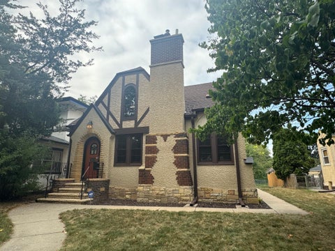 Homes For Sale - 3028 E Minnehaha Parkway<br/> Hennepin County, Minneapolis, MN 55406