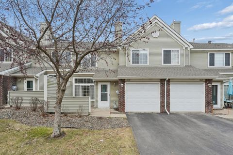 Townhouse For Sale - 8851 Branson Drive<br/> Dakota County, Inver Grove Heights, MN 55076