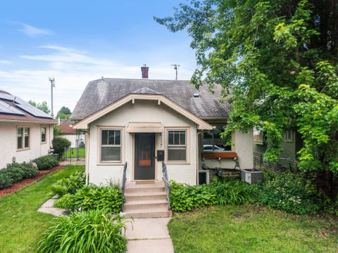Homes For Sale - 4117 27th Avenue<br/> Minneapolis, MN 55406