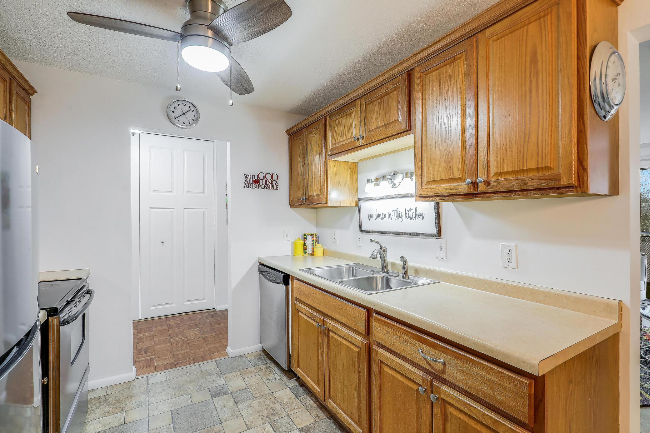 4360 Brookside Court #204, Edina, Minnesota image 9